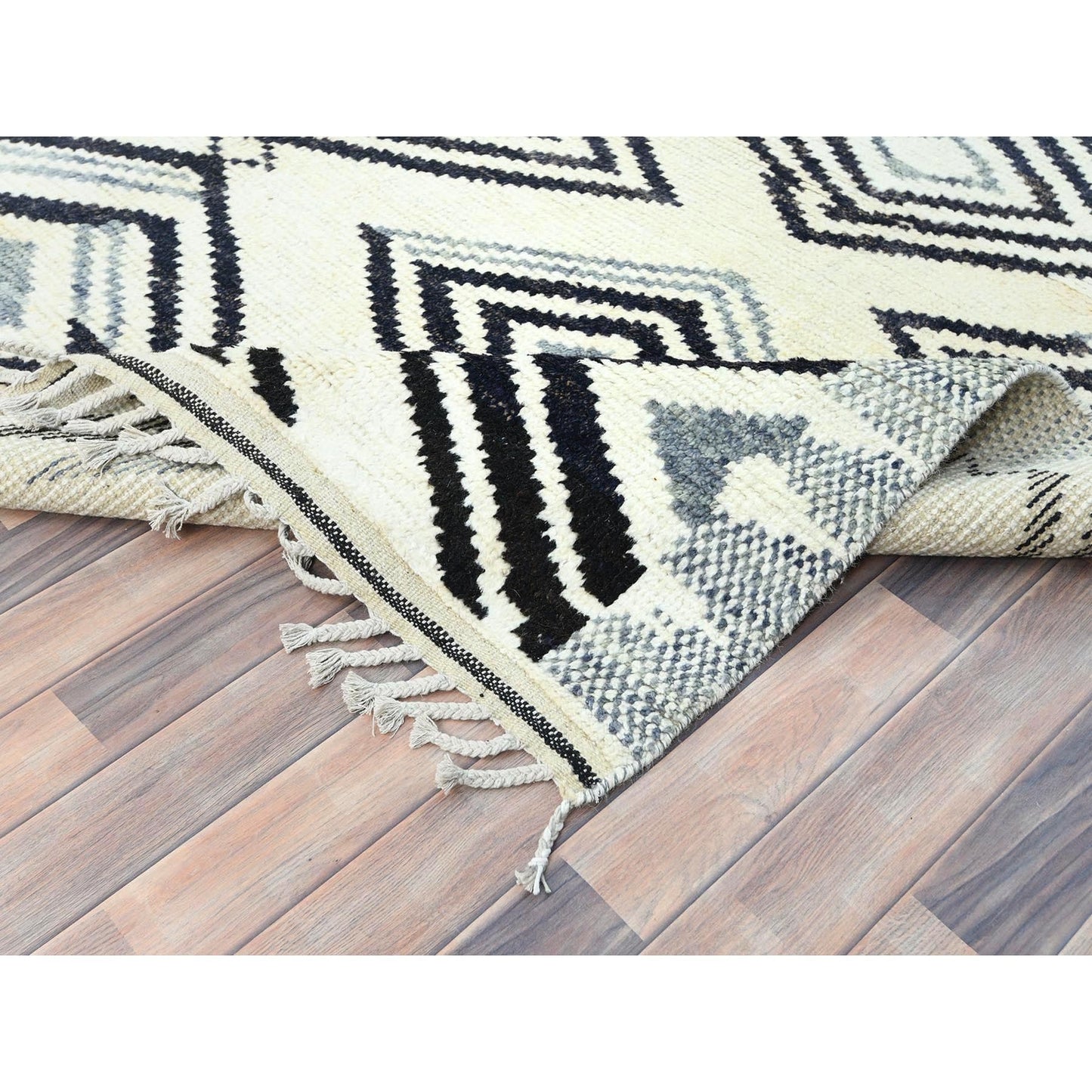 8'X10'10" Ivory Moroccan Berber Wool Hand Knotted Rug