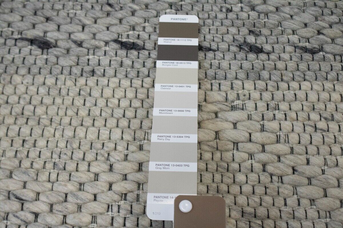 Modern Hand-Tufted Wool Area Rug Zig-Zag Design
