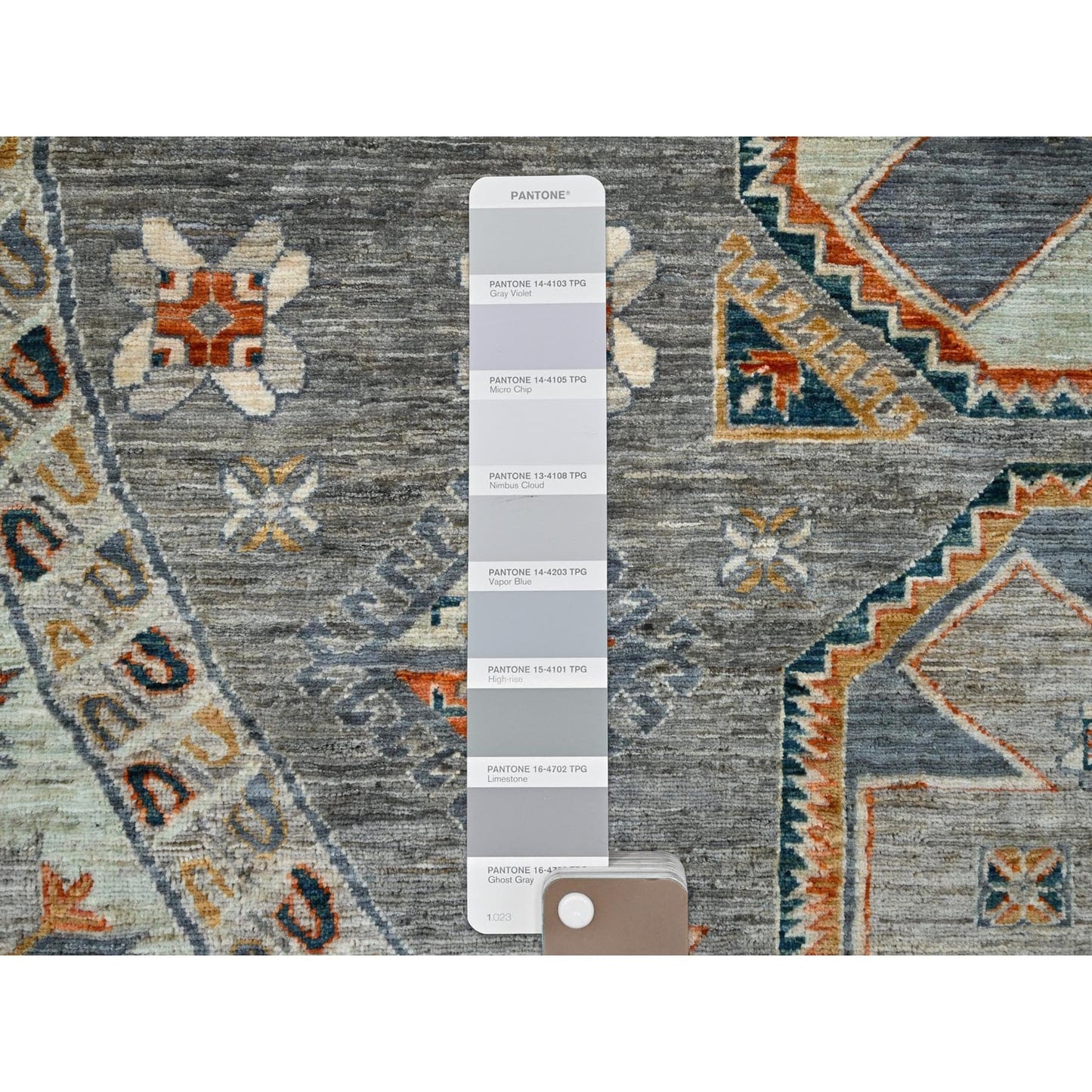 8'X8' Seared Gray Extra Soft Wool Caucasian Design Round Oriental Rug