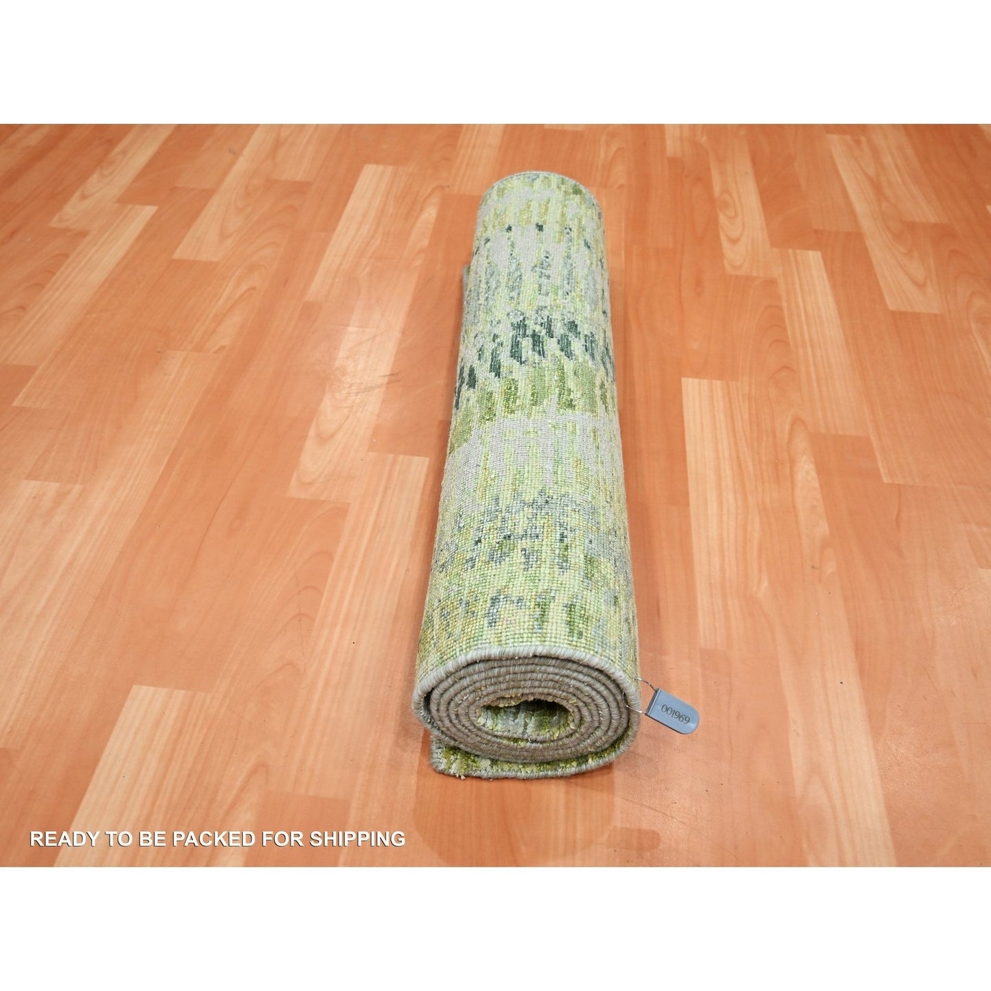 2'6"X8'2" Green Crocodile Safari Design 100% Silk Hand Knotted Runner Rug
