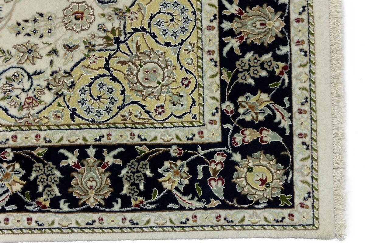 Hand-Knotted Indo-Nain Floral Medallion Rug