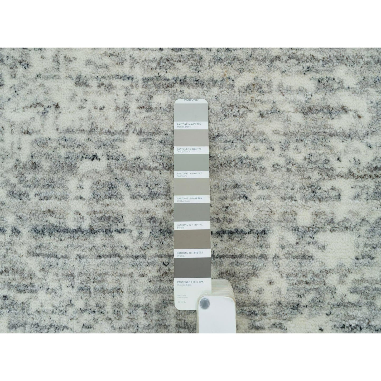 9'X12' Cloudy Gray Karajeh Design 100% Wool Hand Loomed Oriental Rug