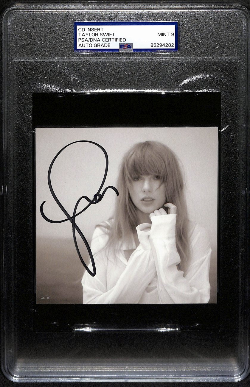 Taylor Swift Signed/Auto Cd Insert 4.75X4.75 B/W