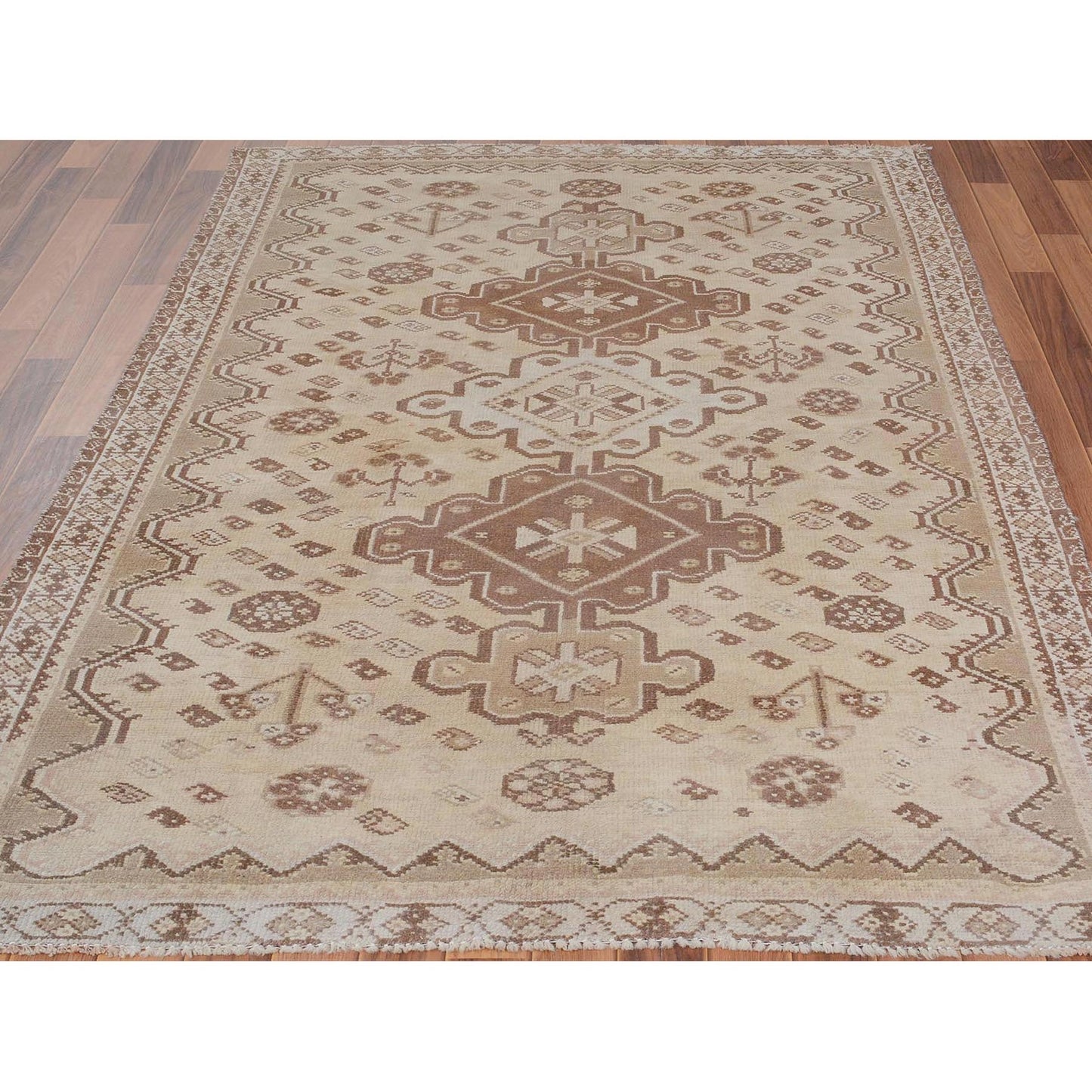 5'X7'5" Earth Tones Vintage Farsian Sheeraz Wool Handknotted Oriental Rug