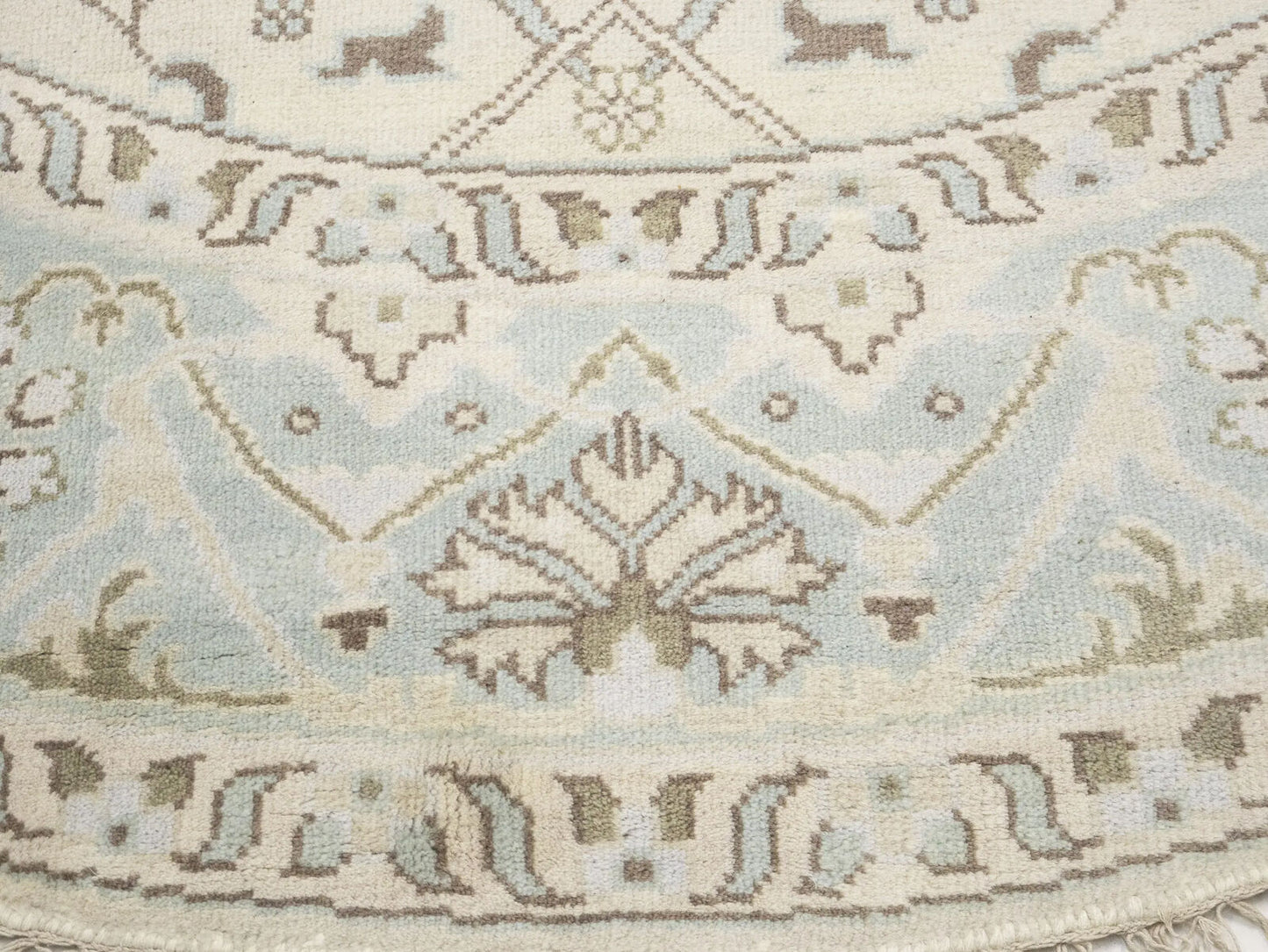 Hand-Knotted Cream Round Oushak Oriental Rug