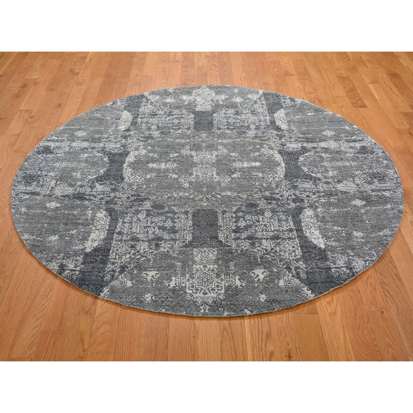 6'1"X6'1" Gray Wool And Pure Silk Jewellery Design Hand Knotted Round Rug