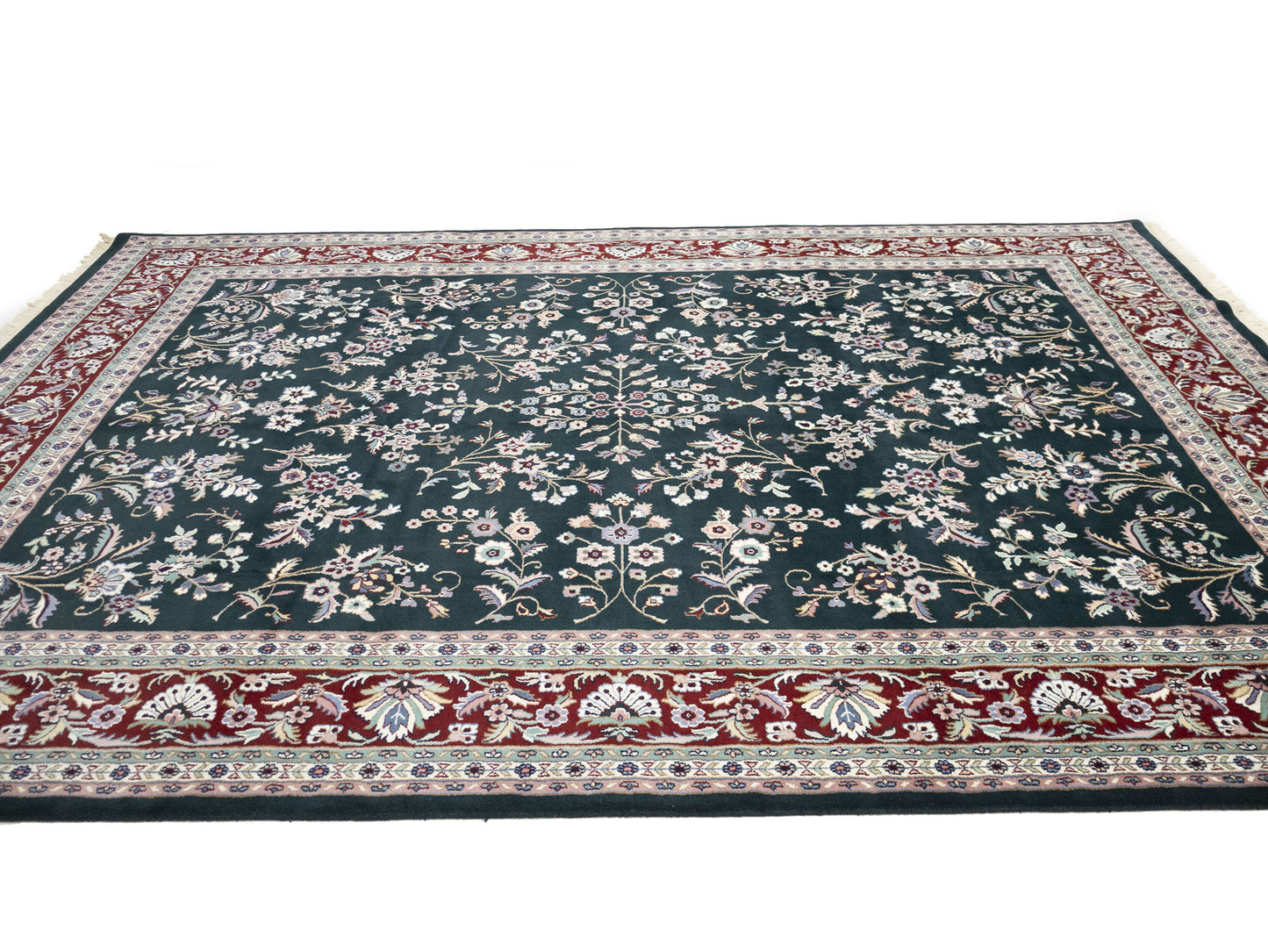 Traditional Floral Design Oriental Rug