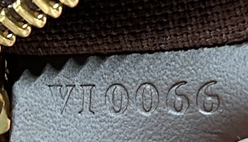 Louis Vuitton Melville Messenger Bag Damier