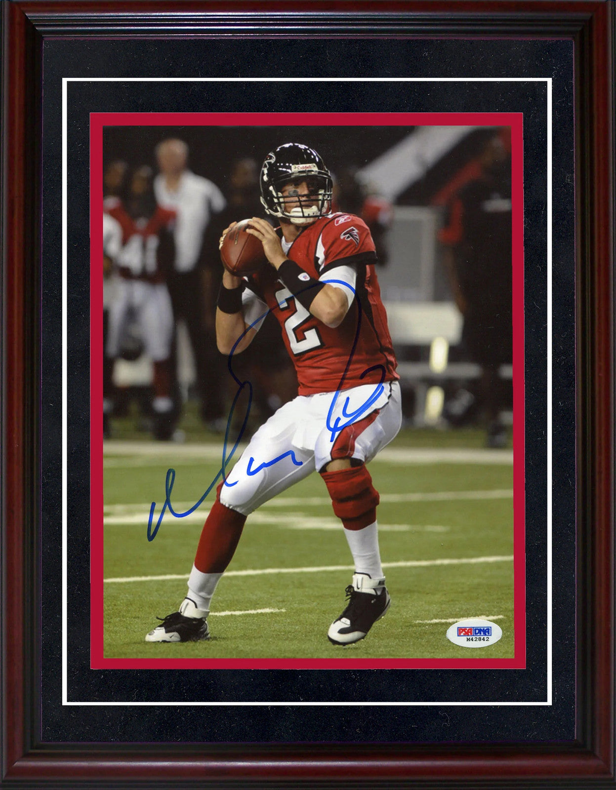 Matt Ryan Autographed Framed Atlanta Falcons 8X10 Photo (Psa)