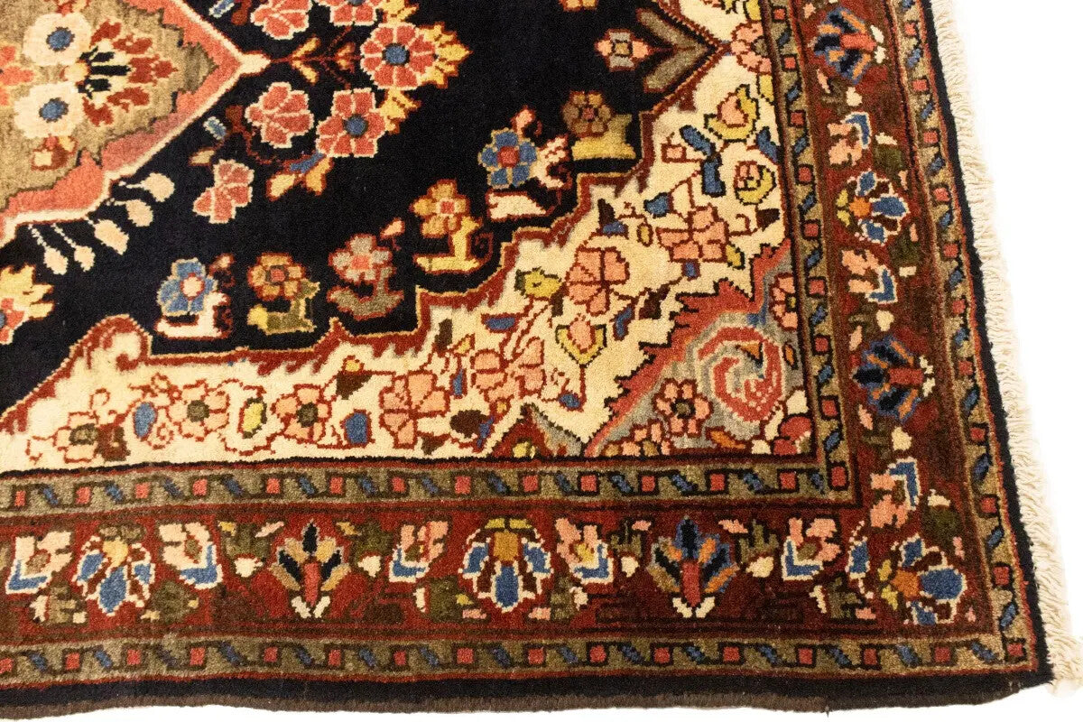 Antique Traditional Floral Oriental Rug Bedroom