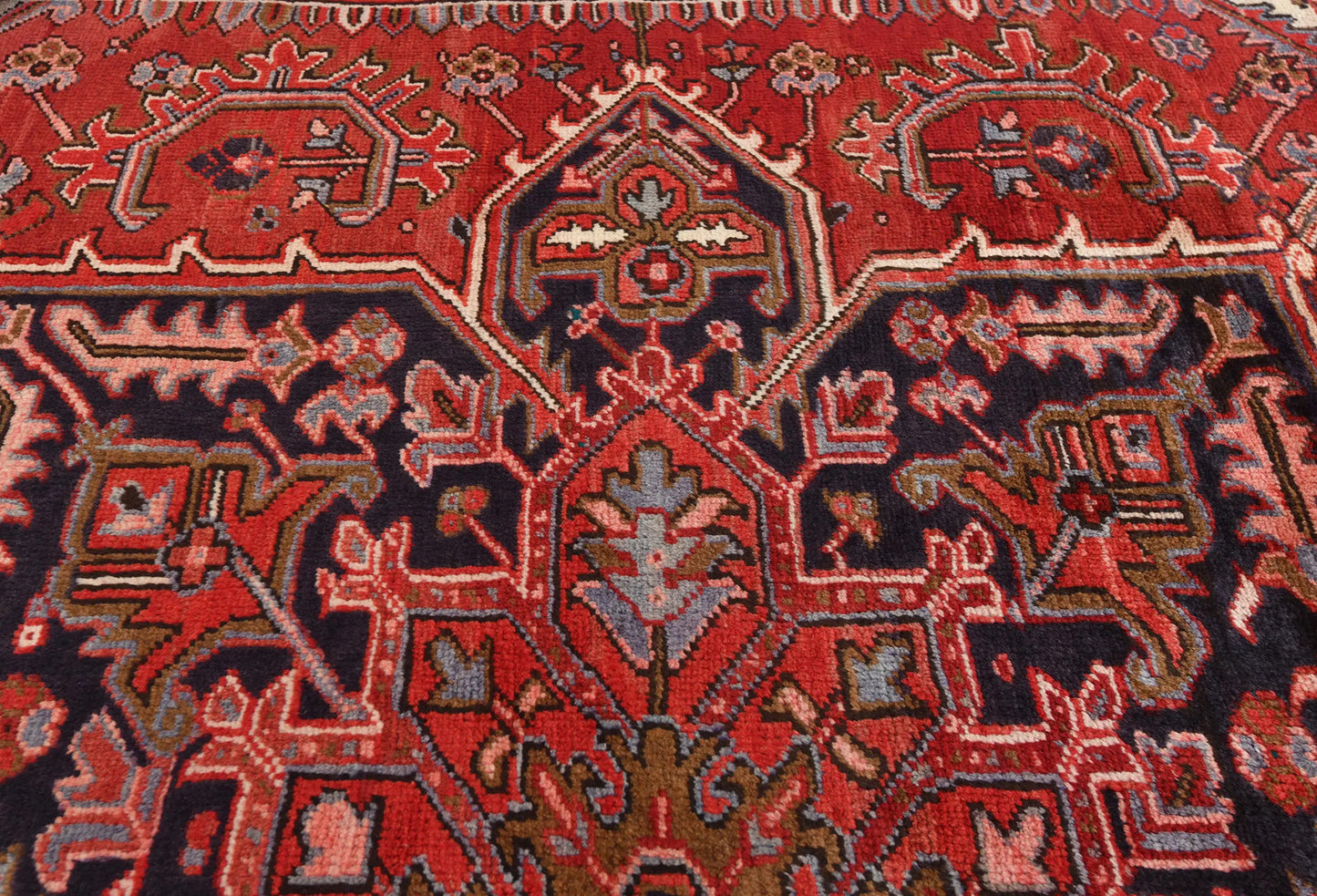 Vintage Serapi Handmade Oriental Rug Classic