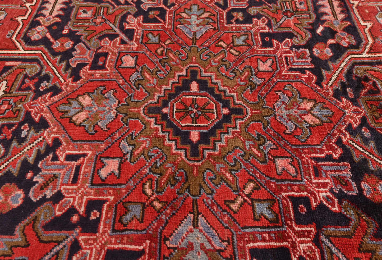 Vintage Serapi Handmade Oriental Rug Classic