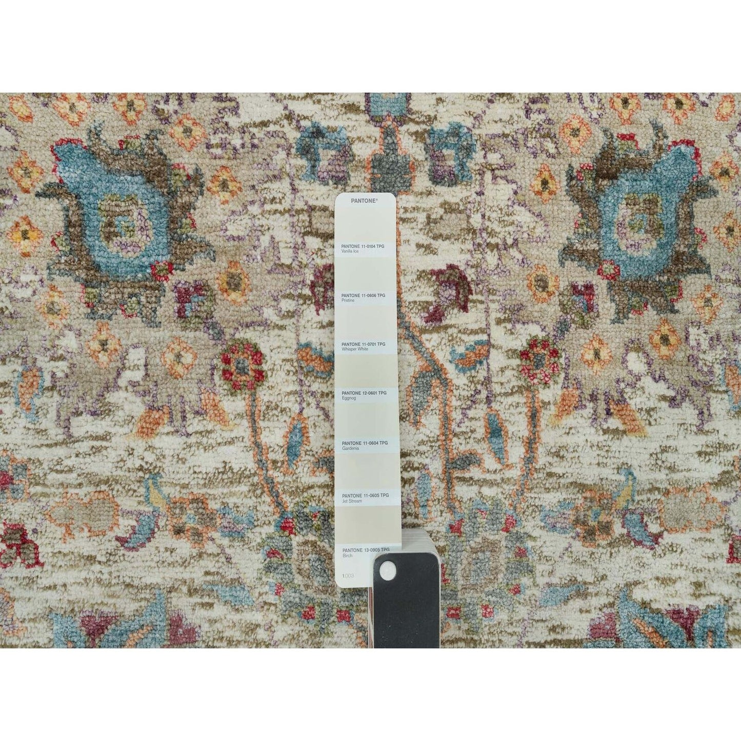 6'X6' Porcelain White Silk And Wool Hand Knotted Tebraz Vase Round Rug