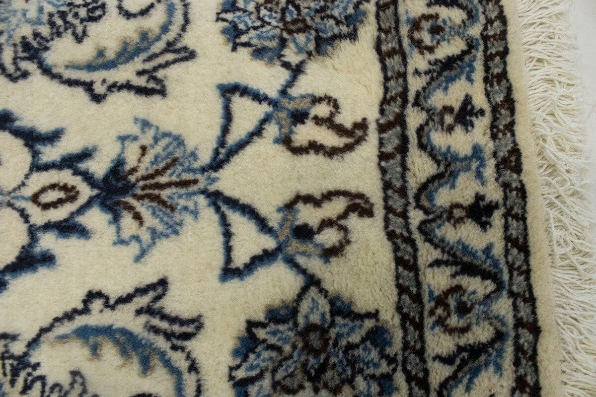 Vintage Nain Oriental Rug Cream Floral Classic