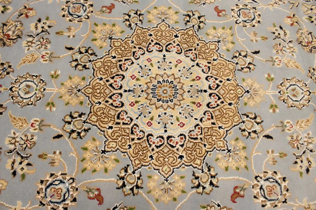 Handmade Extra Fine Indo-Nain Oriental Rug
