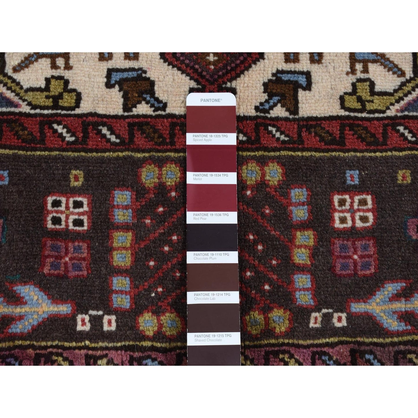 5'1"X6'7" Ivory Zoroastrian Karjihooz Hand Knotted Pure Wool Rug
