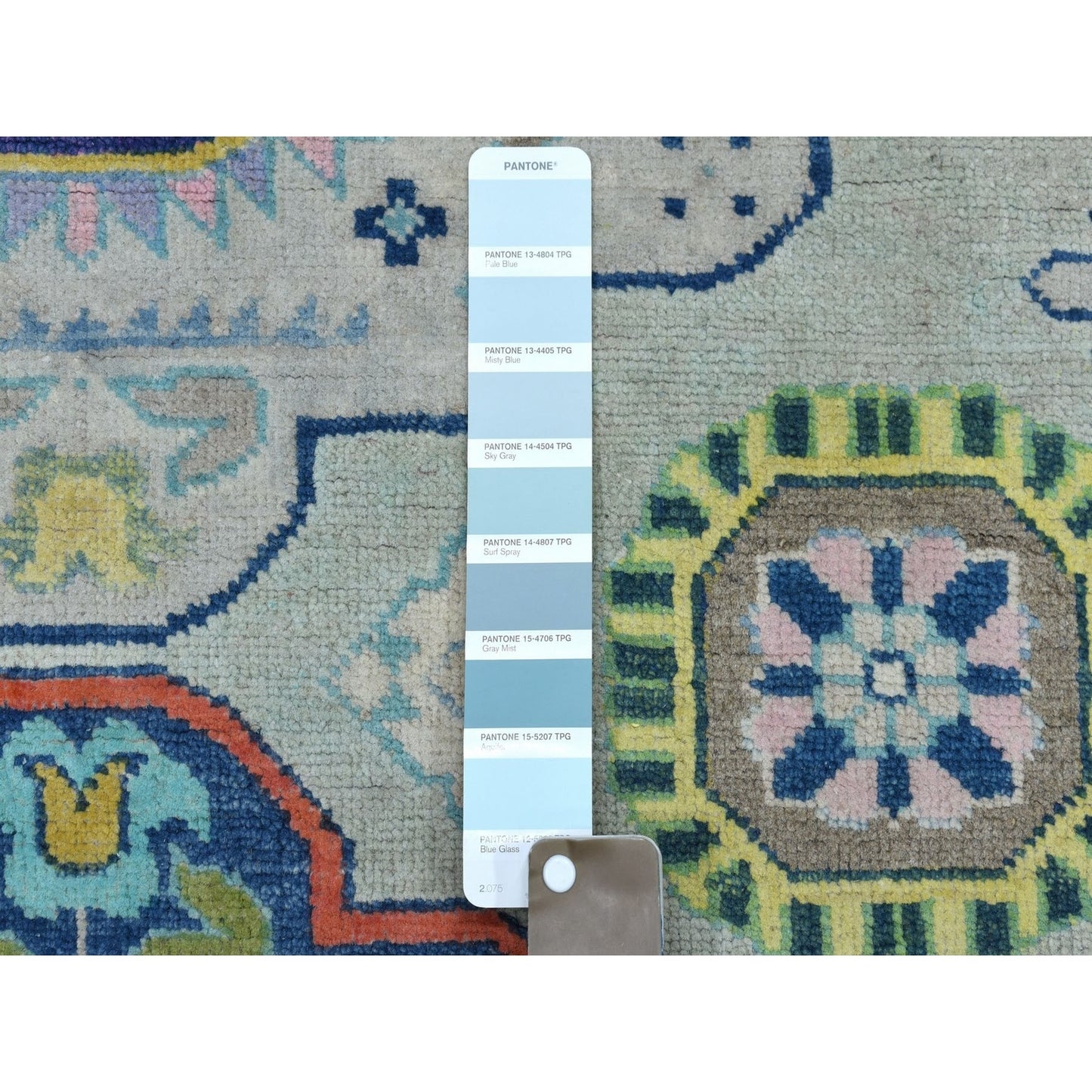 5'1"X6'6" Colorful Gray Fusion Kazak Pure Wool Hand Knotted Oriental Rug