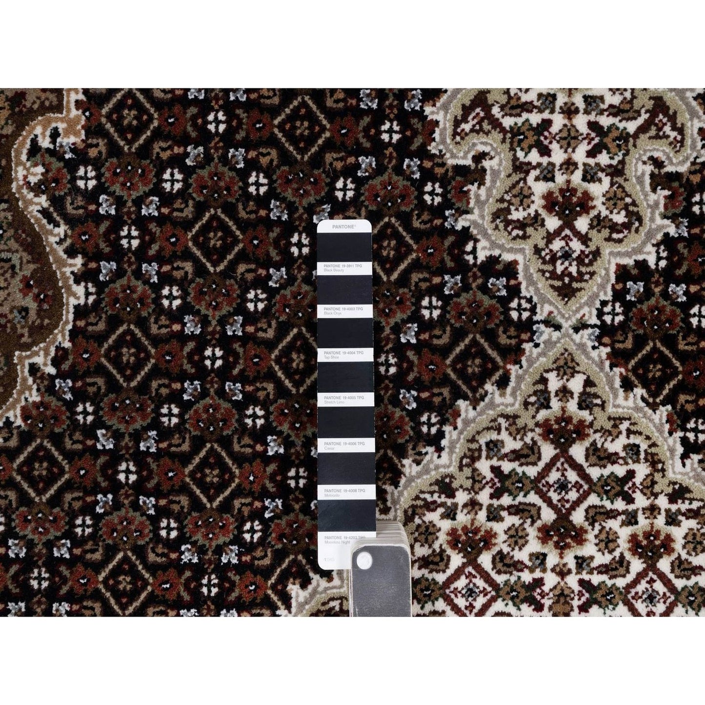 5'X7' Black Tebraz Mahi With Fish Medallion Design Wool Hand Knotted Rug