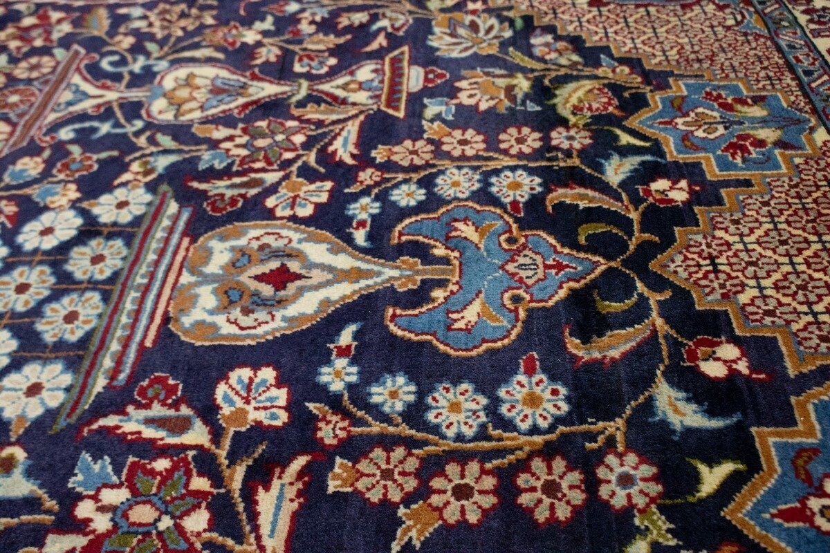 Vintage Oriental Rug Classic Floral Geometric