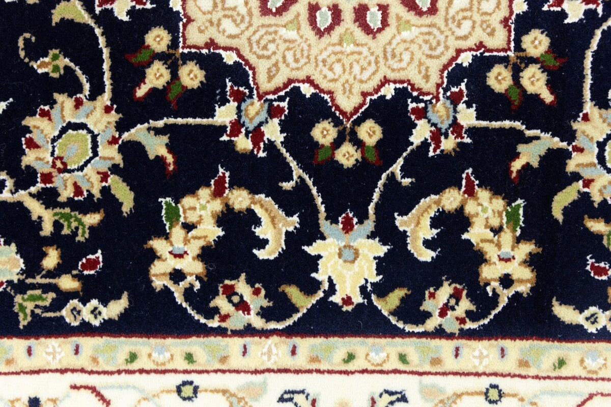 Indo-Nain Oriental Rug Floral Medallion Bedroom