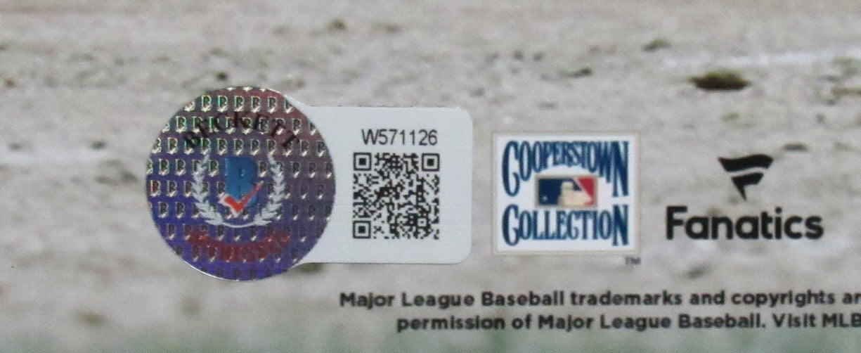 Vladimir Guerrero Hof Autographed 16X20 Photo Montreal Expos Beckett 179772