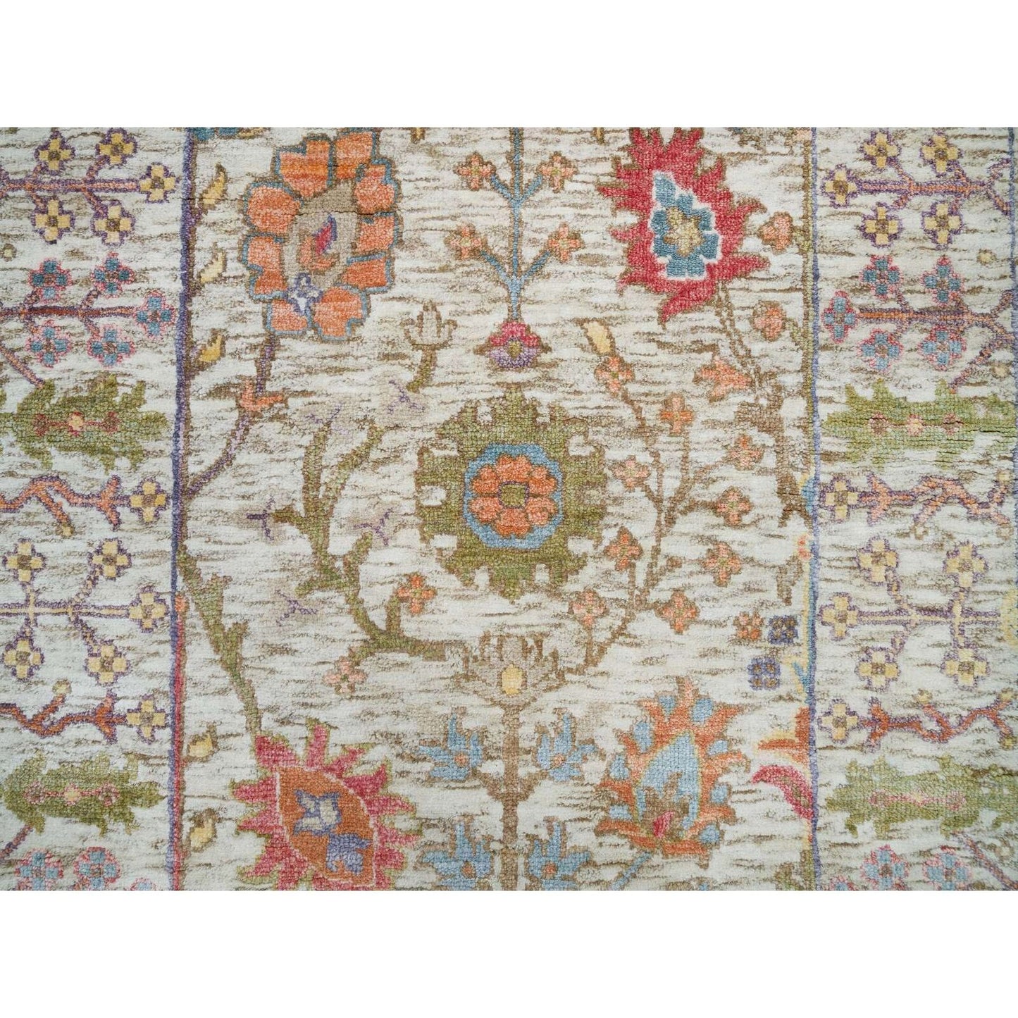 2'6"X6'2" Taupe Hand Knotted Directional Vase Design Silk/Wool Runner Rug