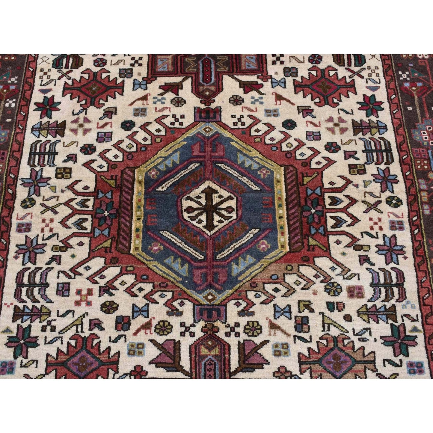 5'1"X6'7" Ivory Zoroastrian Karjihooz Hand Knotted Pure Wool Rug