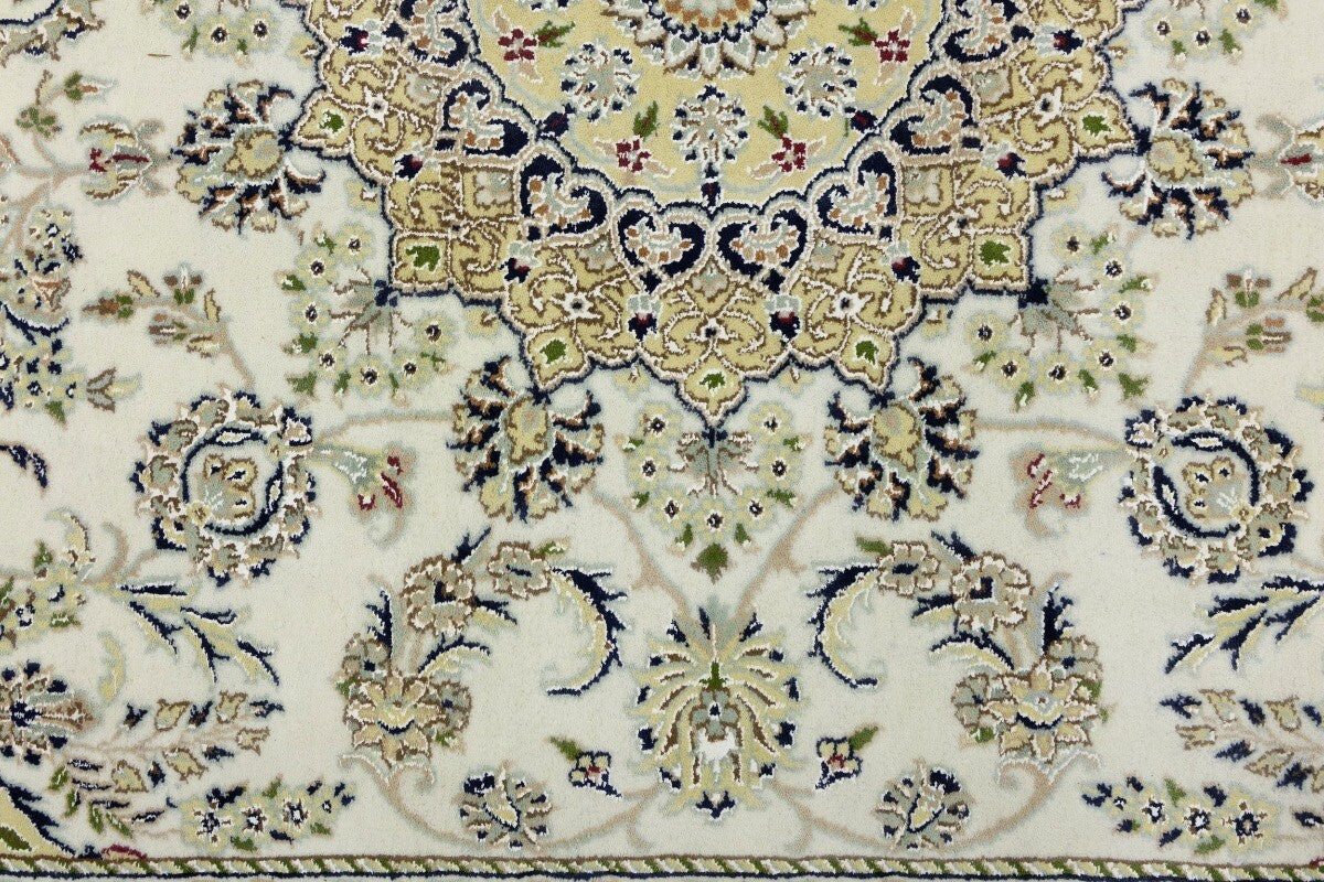 Hand-Knotted Indo-Nain Floral Medallion Rug