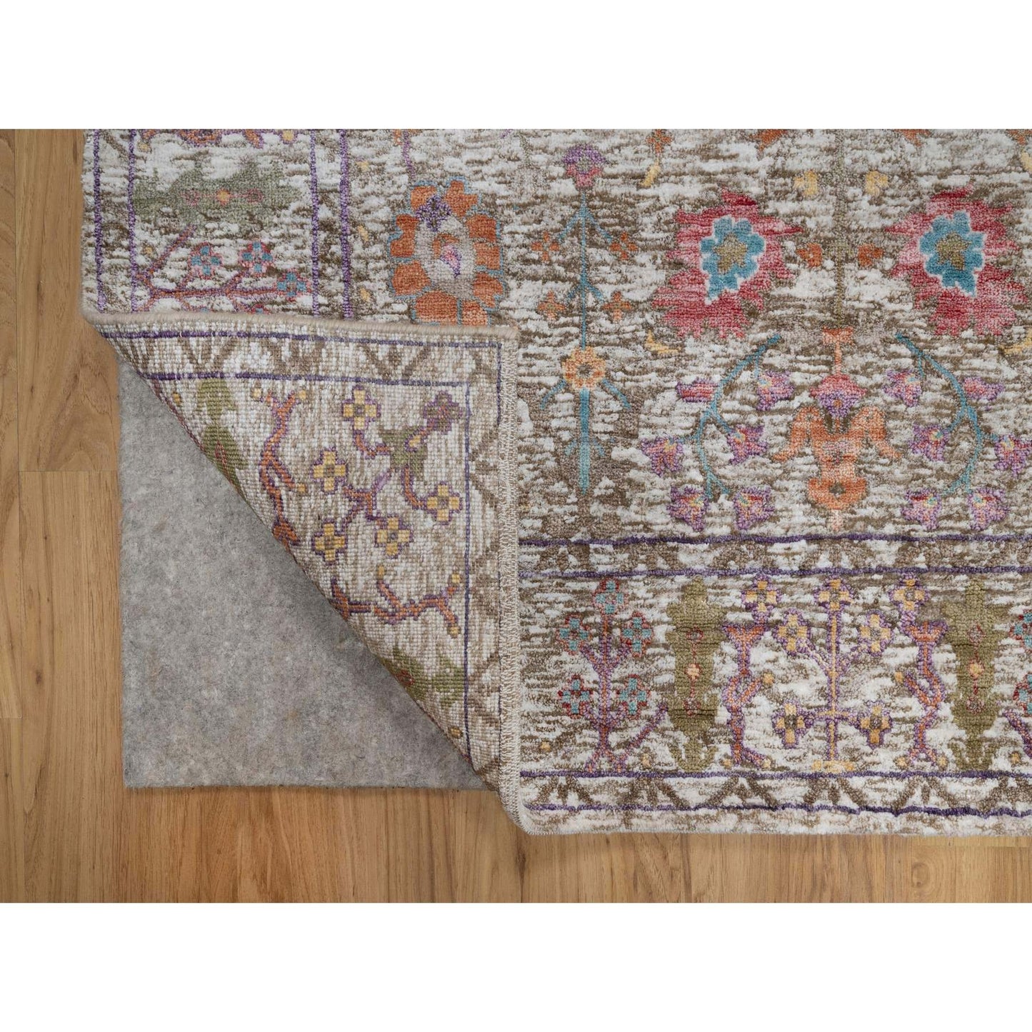 4'X6'1" Daisy White Silk With Textured Wool Hand Knotted Vase Design Rug