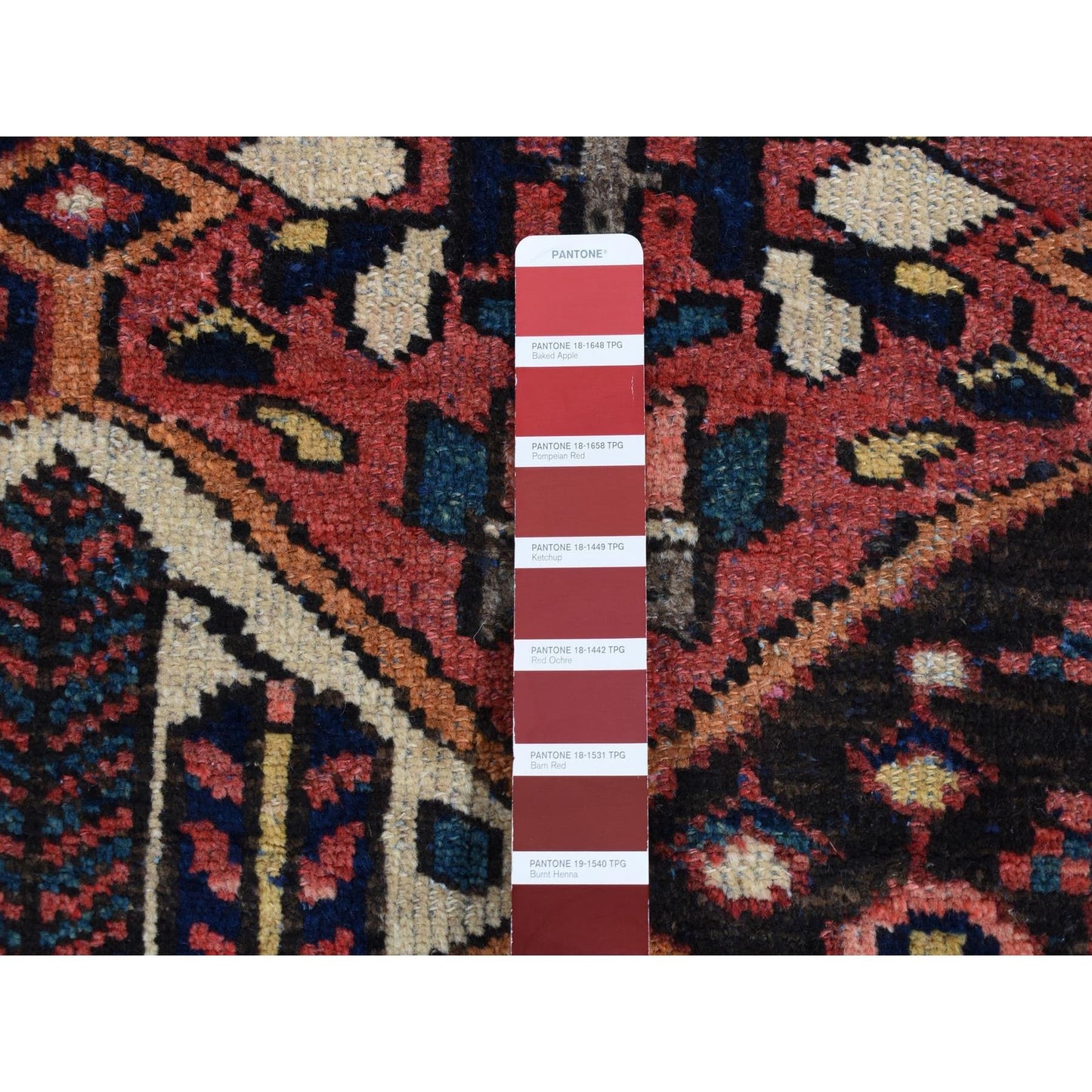 5'X6'9" Red Vintage Zoroastrian Baktiarjoon Design Hand Knotted Rug