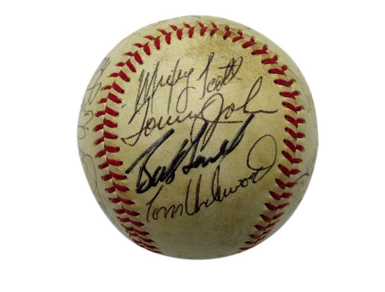 1980 Yankees Oal Team Signed Baseball (16) Reggie