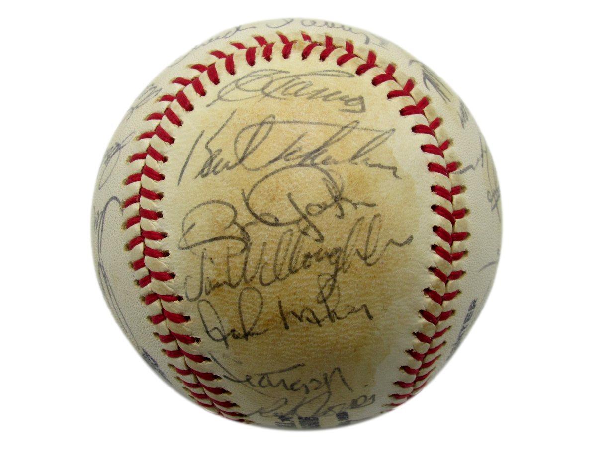 1979 Pirates Onl Team Signed Baseball (30)