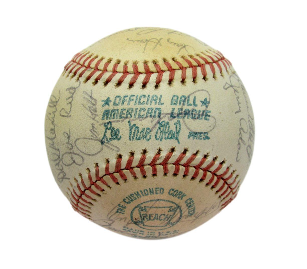 1970S Oakland A'S Team Signed Oal Baseball (30)