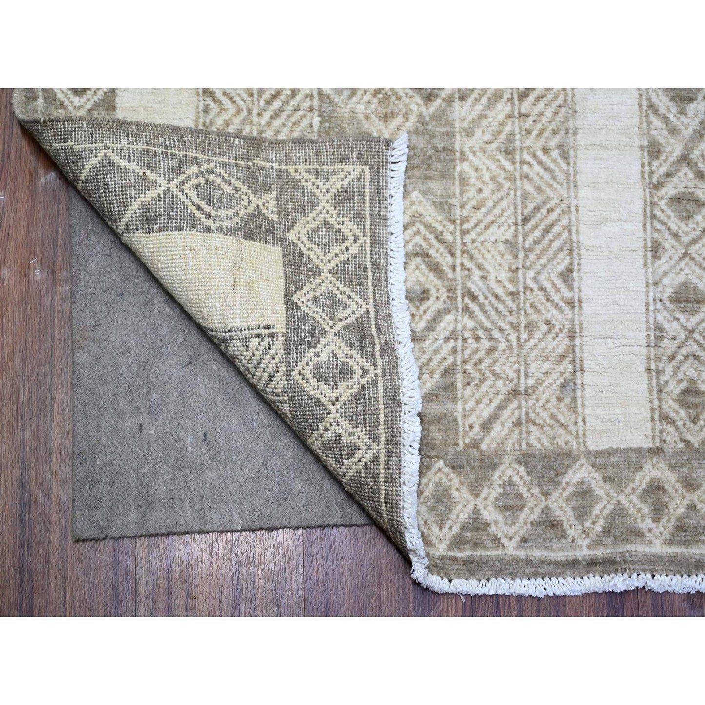 7'8"X9'6" Taupe Brown Fine Peshawar Wool Hand Knotted Oriental Rug