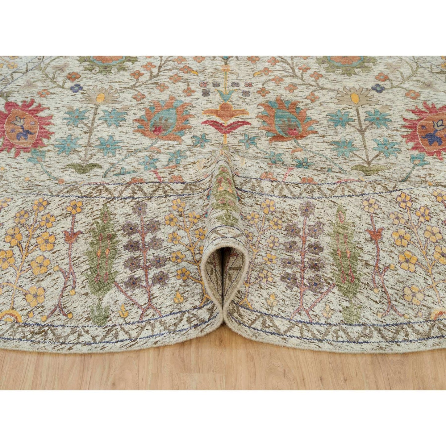 10'X10' Beige Silk And Wool Hand Knotted Directional Vase Round Rug
