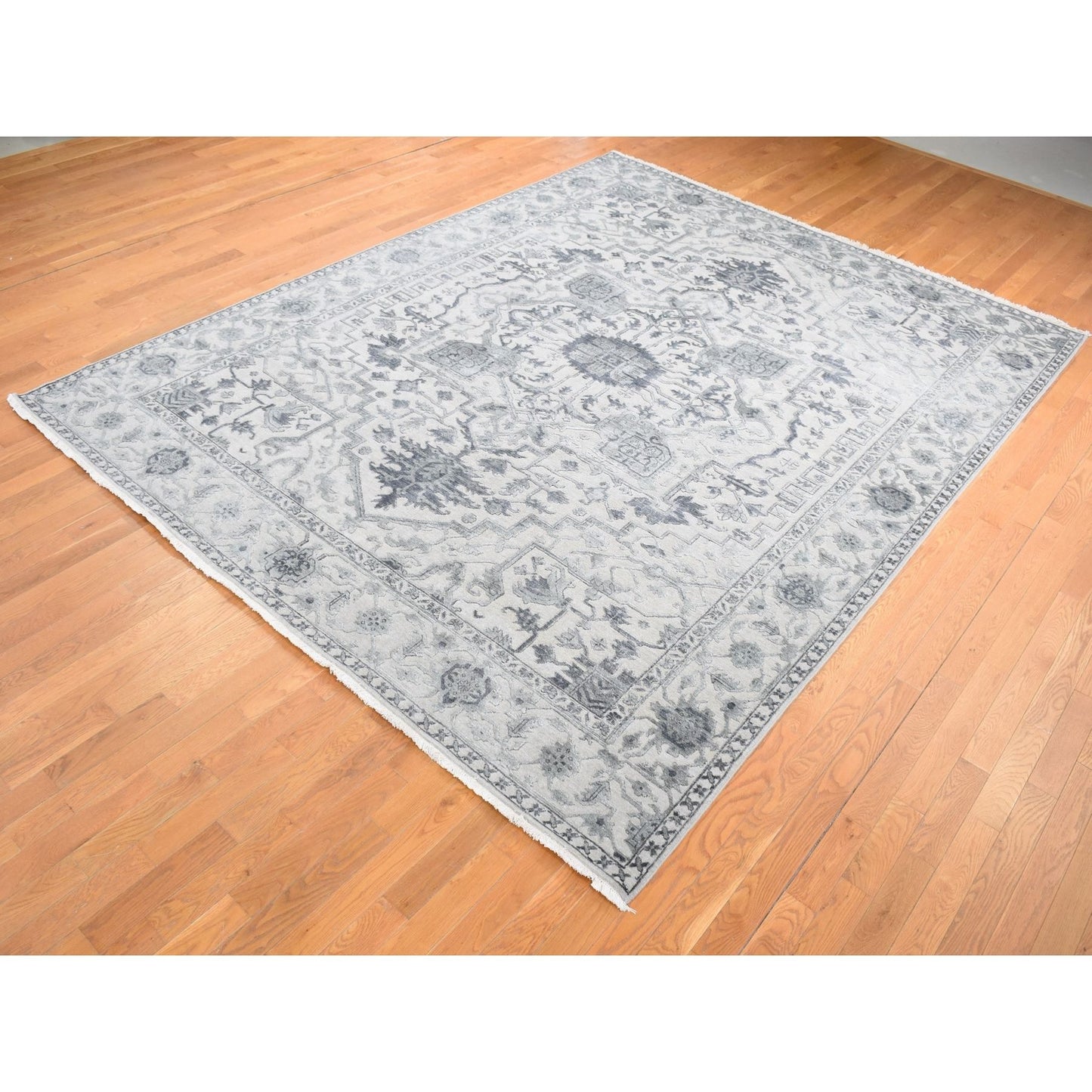 9'X12' Ash Grey Heriz Design Wool And Silk Hand Knotted Oriental Rug