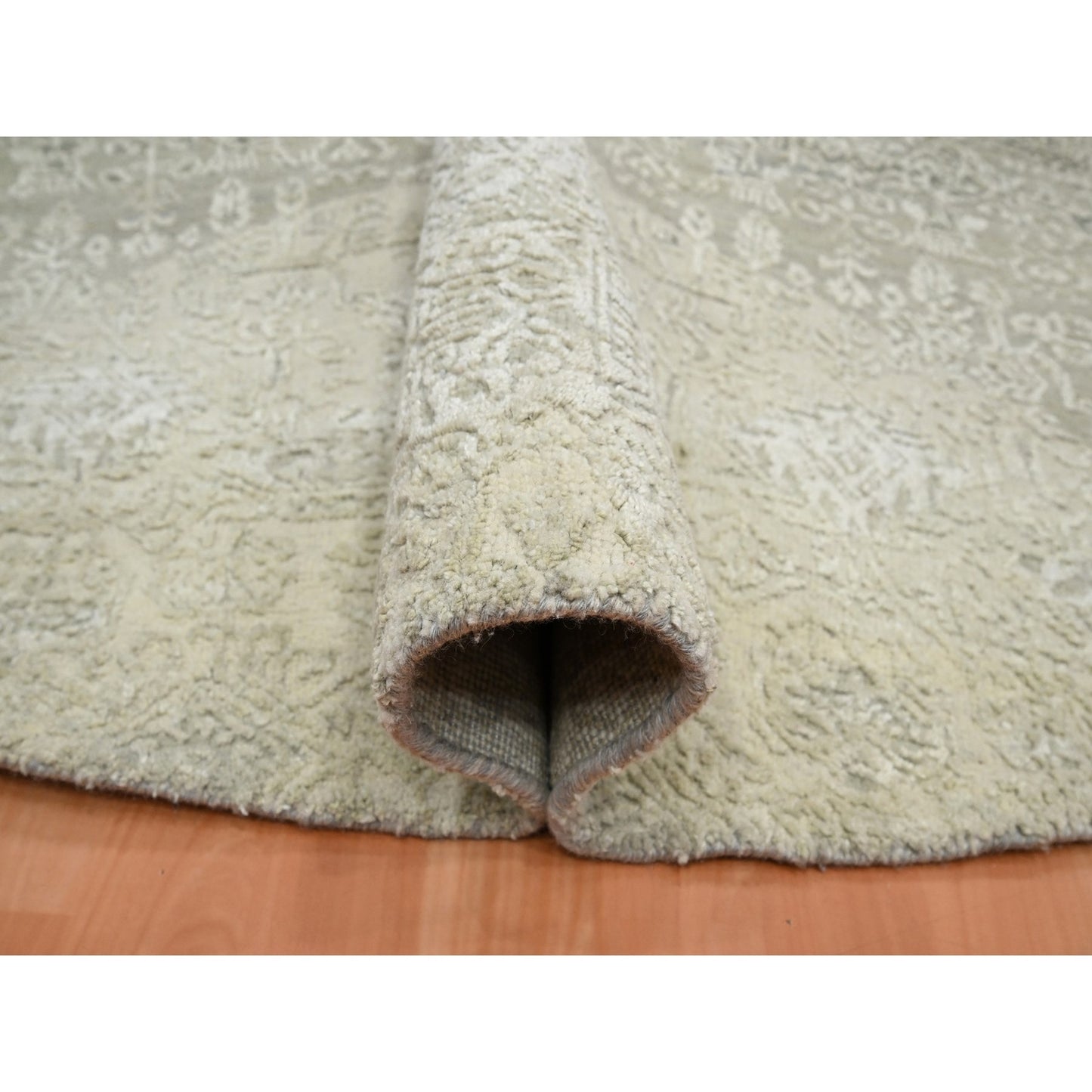 10'X10' Oyster White Jewelry Design Wool And Silk Hand Knotted Round Rug