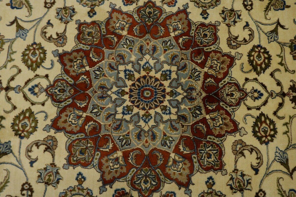 Rare Vintage Oriental Rug Classic Floral