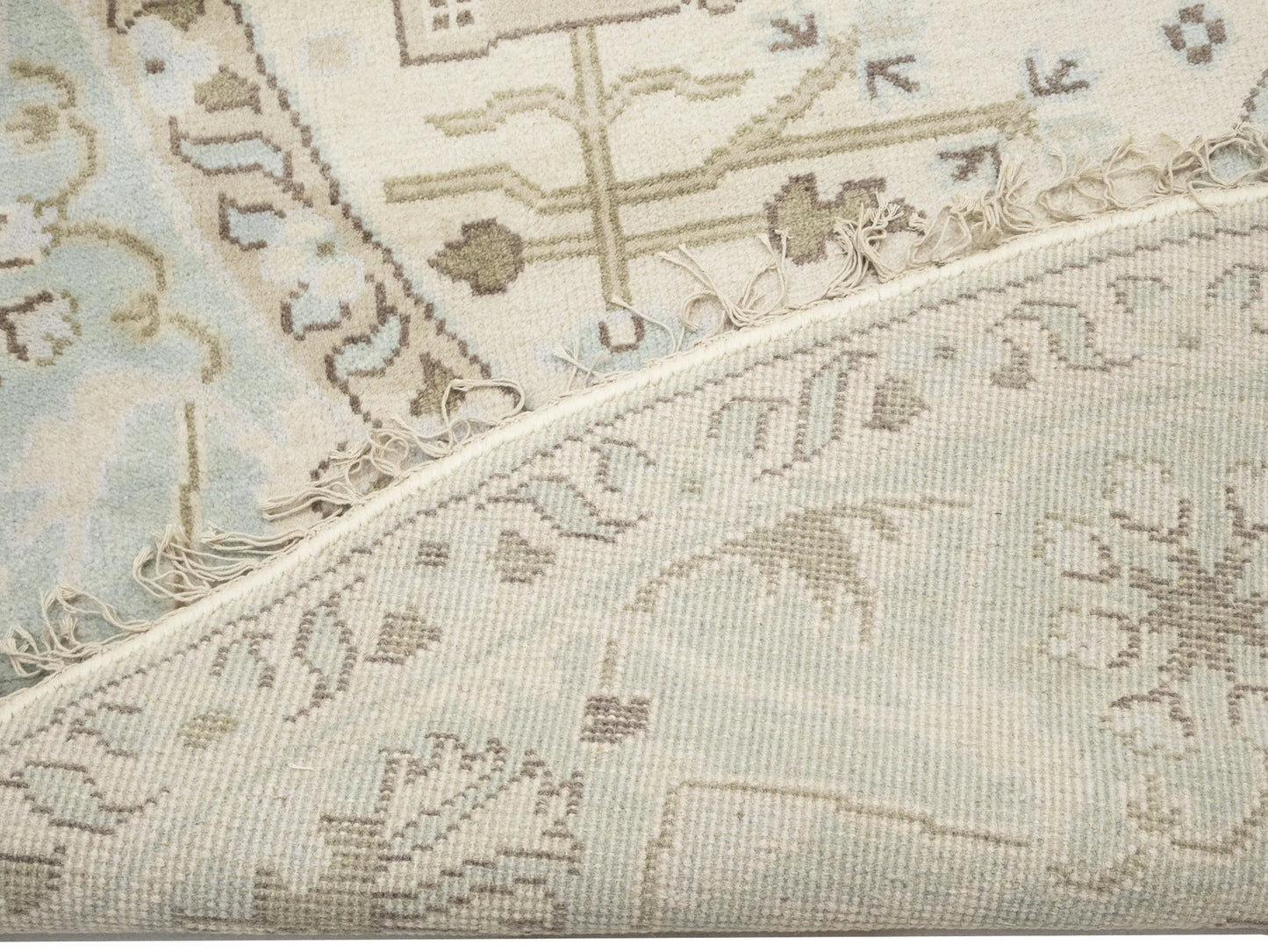 Hand-Knotted Cream Round Oushak Oriental Rug