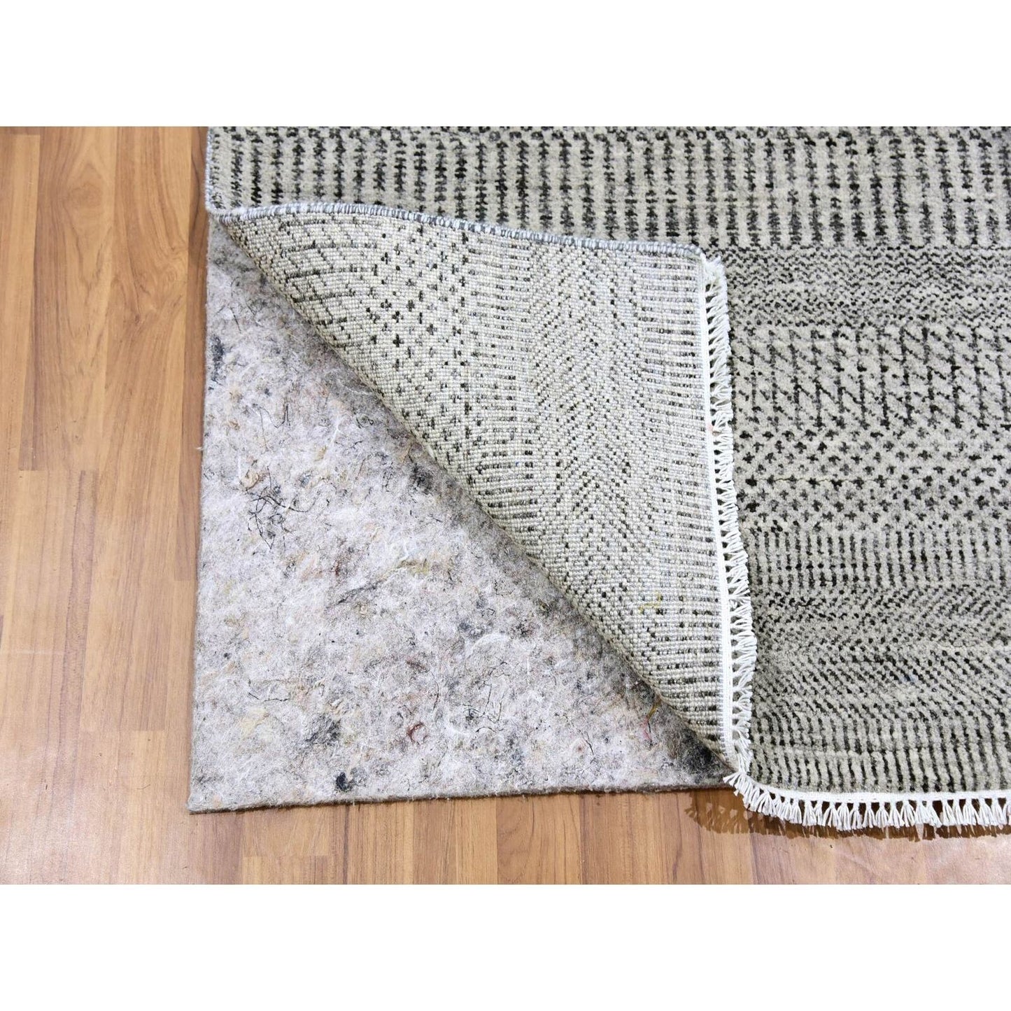 2'7"X8' Power Gray Grass Design Hand Knotted Undyed Wool Runner Rug