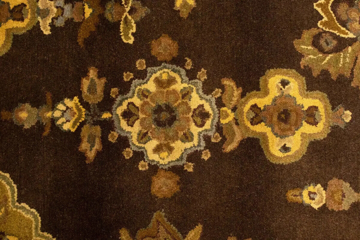 Hand-Tufted Dark Brown Classic Floral Rug