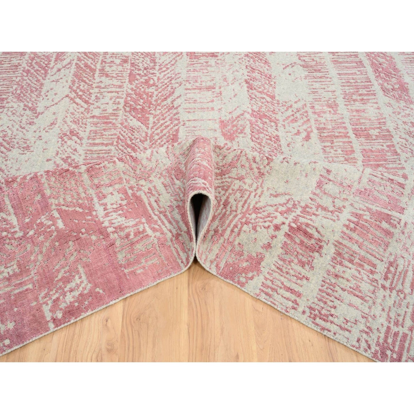 9'X11'10" Pink Jacquard Hand Loomed All Over Design Wool And Silk Rug