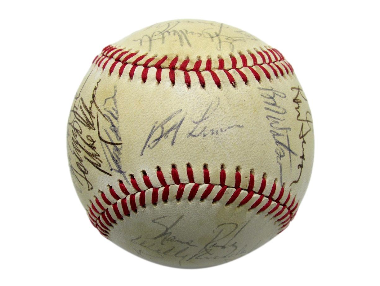 1982 Yankees Oal Team Signed Baseball (25) Berra Winfield Gossage Hofers 192209