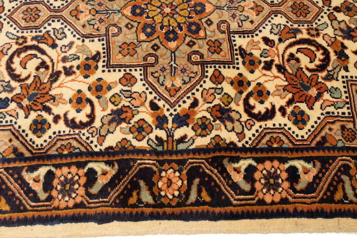 Vintage Handmade Floral Oriental Rug Carpet