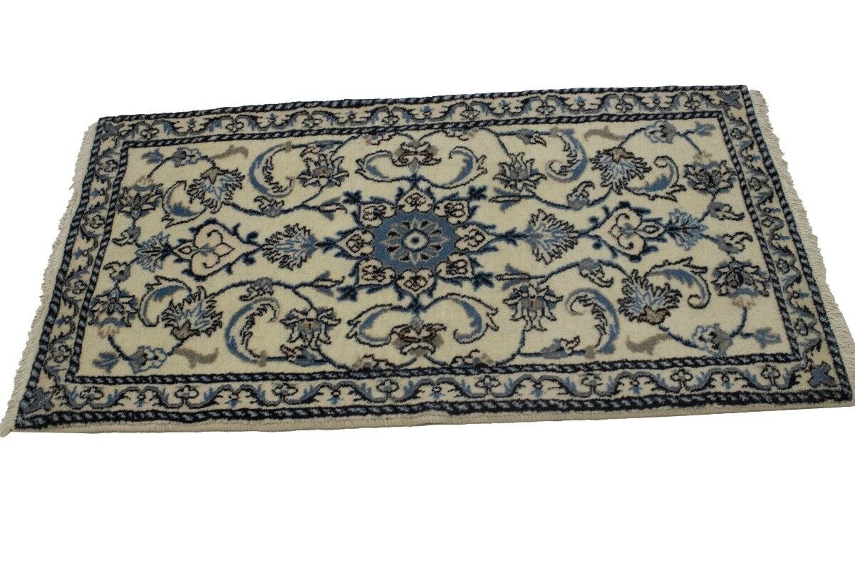 Handmade Nain Oriental Rug Small Plush Carpet