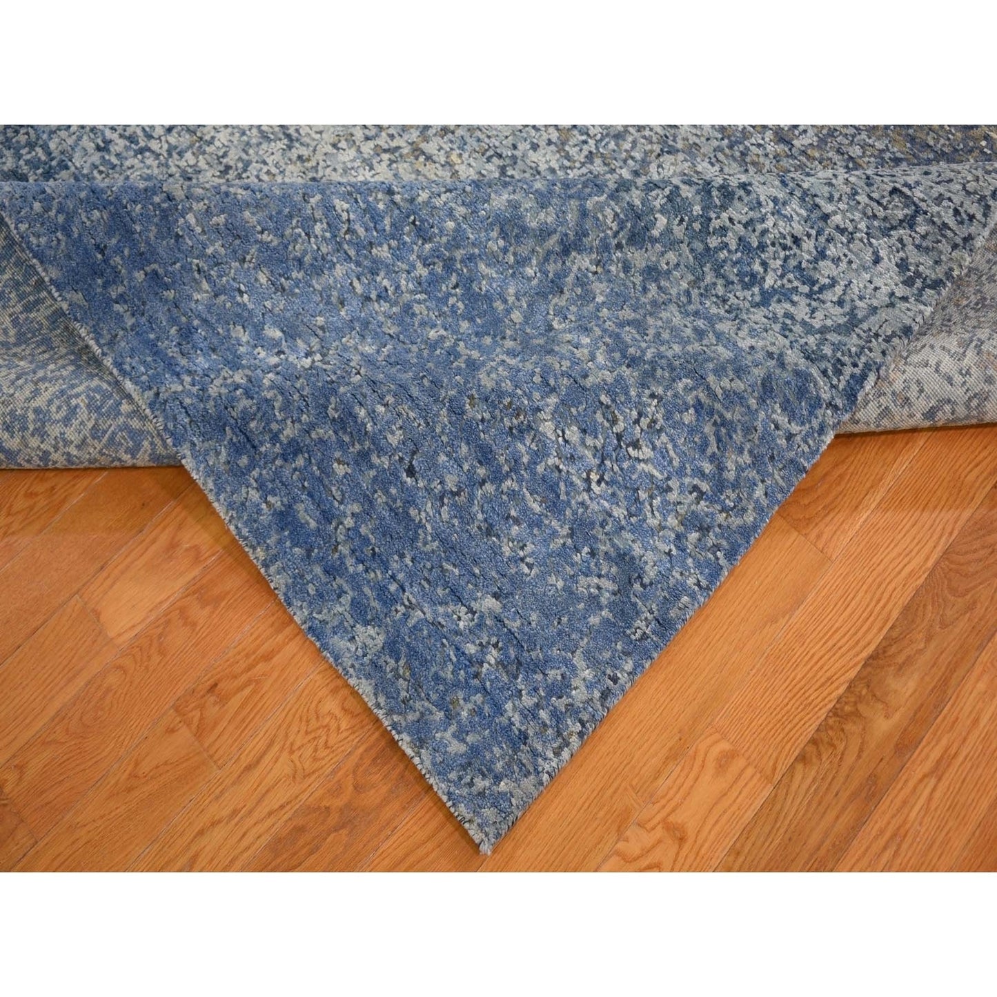 9'X12' Pure Silk And Wool Dissipating Design Hand Knotted Rug