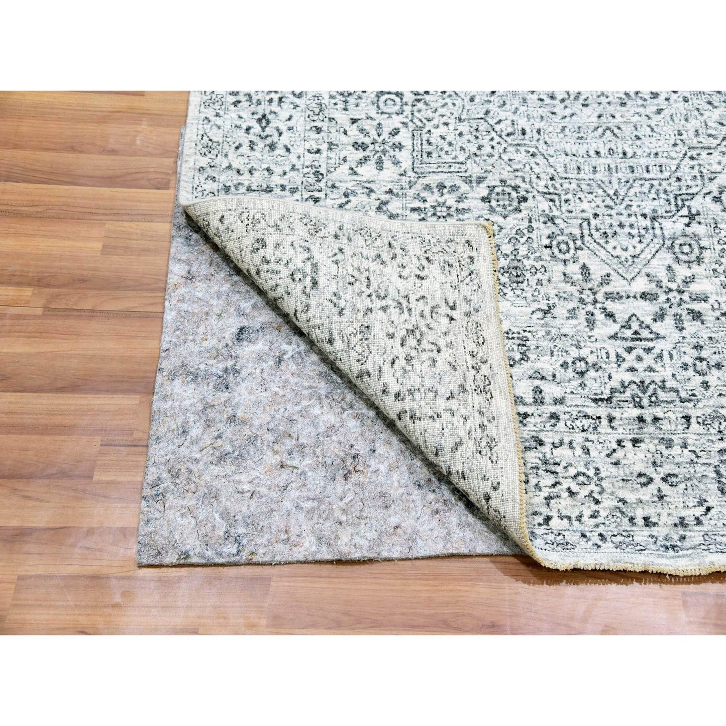 5'X7'1" White Mamluk Dynasty Design Undyed Wool Hand Knotted Oriental Rug