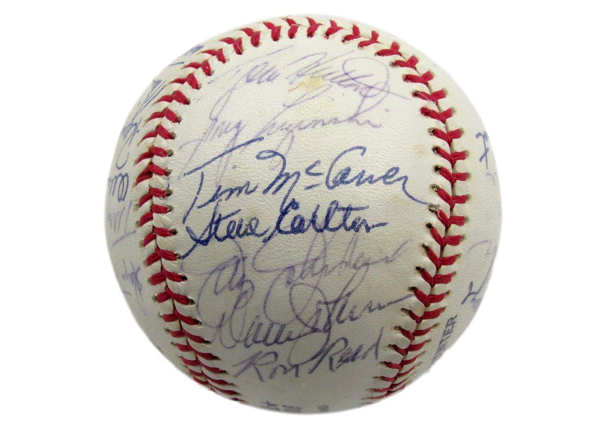 1977 Phillies Team Signed By 25 Onl Baseball