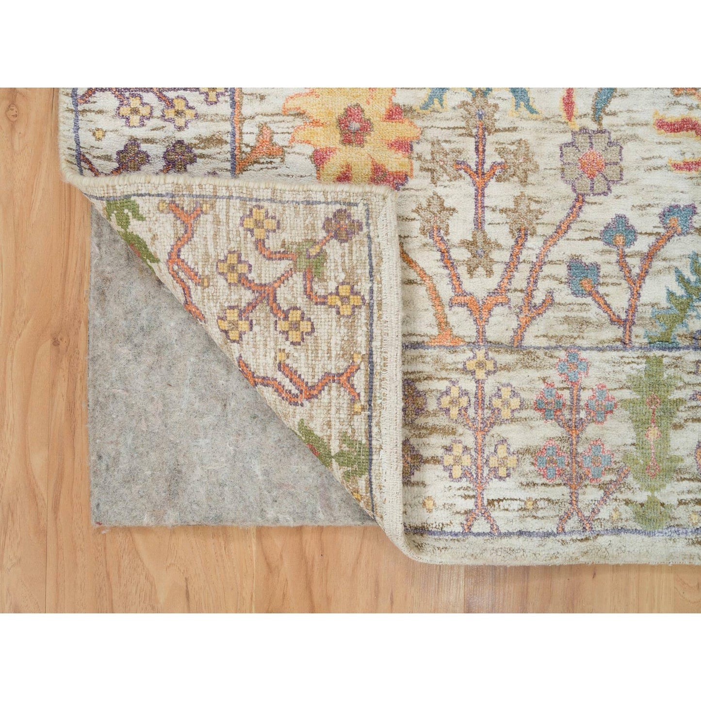 2'6"X6'2" Taupe Hand Knotted Directional Vase Design Silk/Wool Runner Rug
