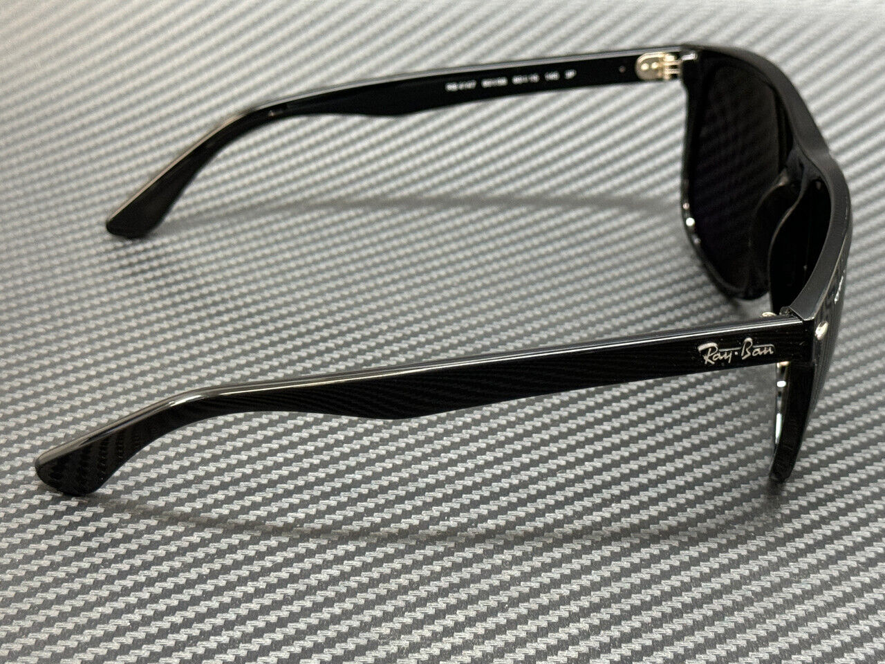 RAY BAN RB4147 601 58 Black Green Polarized